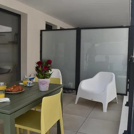 Confort Terrasse, Ascenseur Et Parking 세테