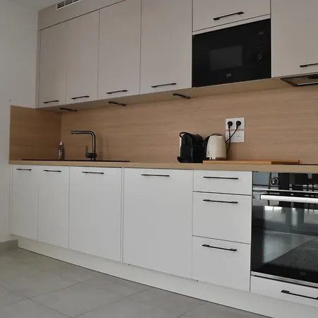 Confort Terrasse, Ascenseur Et Parking 세테