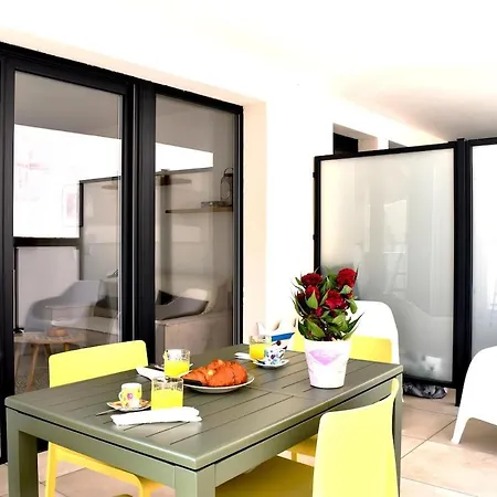 Au Calme Avec Terrasse Et Parking Cv Apartment *