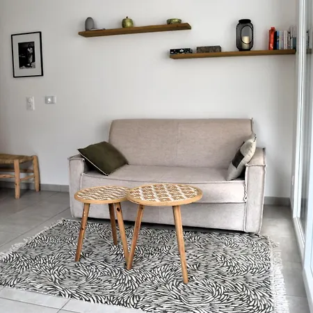 Au Calme Avec Terrasse Et Parking Cv * سُت