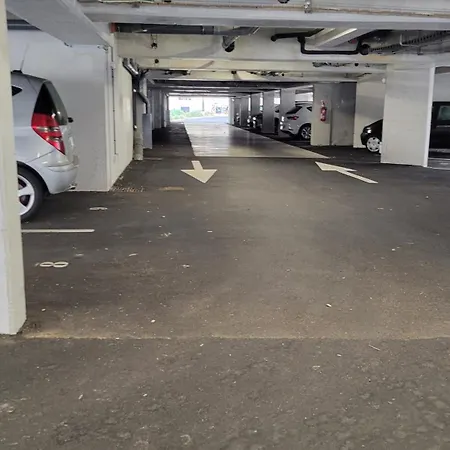 Au Calme Avec Terrasse Et Parking Cv